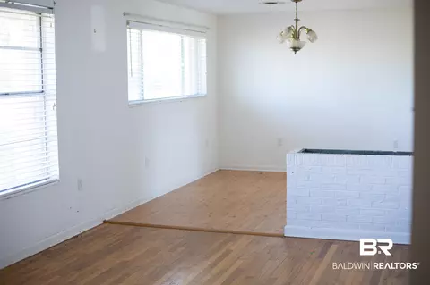 626 E Myrtle Ave, Foley, AL 36535 photo 5