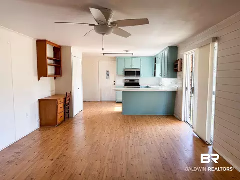 626 E Myrtle Ave, Foley, AL 36535 photo 2