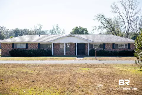 626 E Myrtle Ave, Foley, AL 36535
