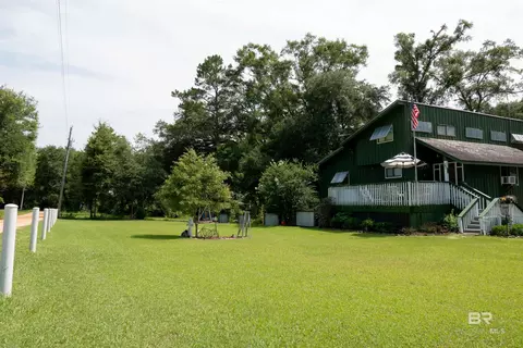 19520 Gunnison Rd, Fairhope, AL 36532