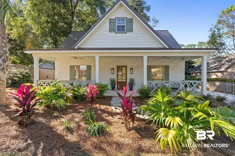 208 Pecan Ave, Fairhope, AL 36532