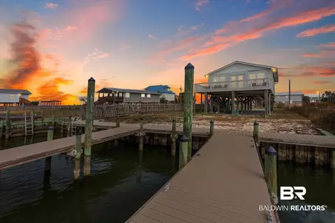 2423 Choctaw Rd, Gulf Shores, AL 36542
