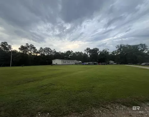 24600 Lazy Ln, Elberta, AL 36530