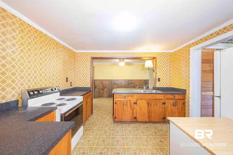 308 Valley Rd, Chickasaw, AL 36611 photo 14