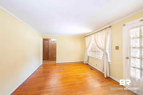 308 Valley Rd, Chickasaw, AL 36611 photo 6