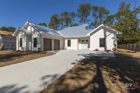 378 W 22nd Ave, Gulf Shores, AL 36542