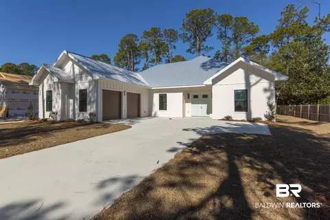378 W 22nd Ave, Gulf Shores, AL 36542