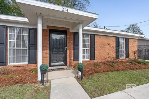 214 W Sycamore Ave, Foley, AL 36535