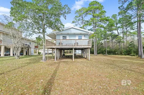 7947 Bay Shore Dr, Elberta, AL 36530