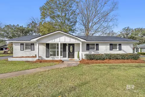 10628 Oak Ave, Grand Bay, AL 36541