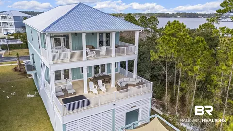 927 Heron Point Dr, Gulf Shores, AL 36542