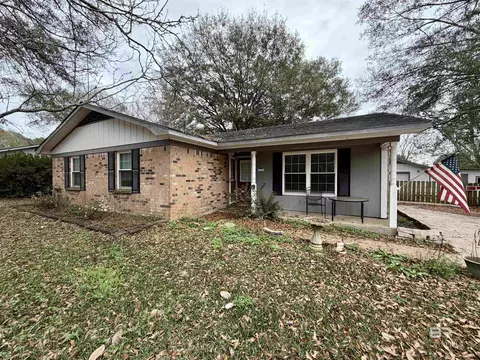 6761 Somerset Dr, Mobile, AL 36619