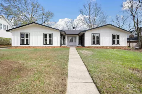 2333 W Huffman Dr, Mobile, AL 36693