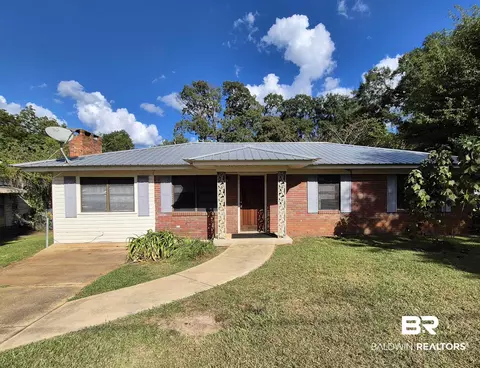 105 Elizabeth St, Evergreen, AL 36401