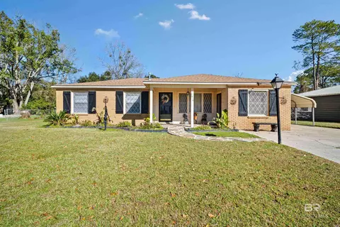 2618 Serigny Dr, Mobile, AL 36605