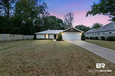 518 Dyson St, Fairhope, AL 36532