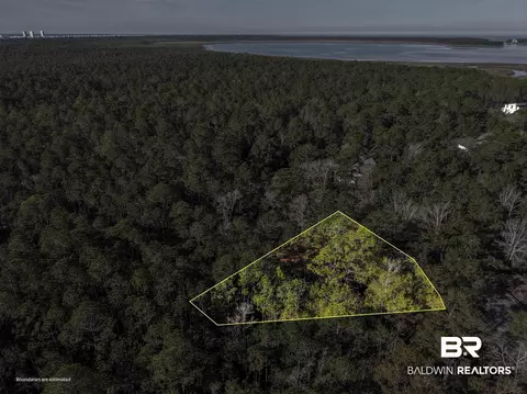 805 Mossy Oak Dr, Gulf Shores, AL 36542