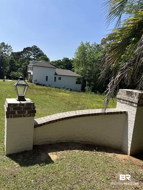 Exterior - 5488 S Hilltop Dr, Mobile, AL 36608 photo 3 of 8