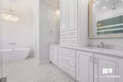 Bath - 5488 S Hilltop Dr, Mobile, AL 36608 photo 1 of 5