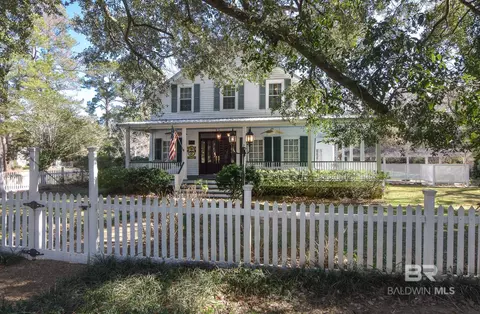 23690 2nd St, Fairhope, AL 36532