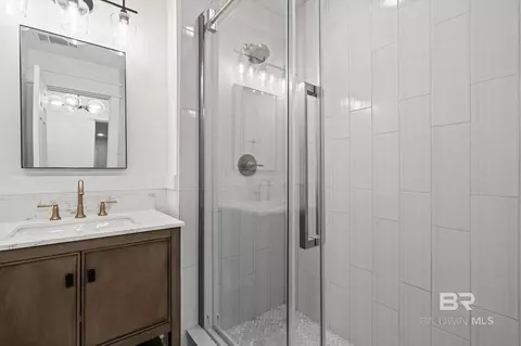 Bath - 3933 Radnor Ave, Mobile, AL 36608 photo 1 of 4