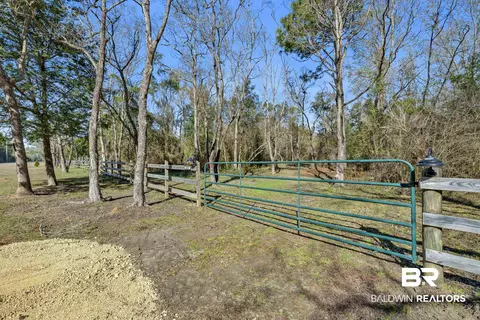 16691 Mosley Rd, Stapleton, AL 36578 photo 2