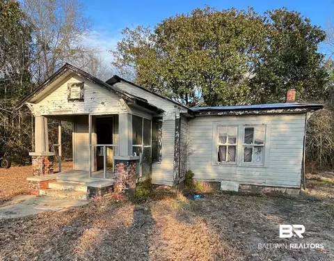 807 Daphne Rd, Bay Minette, AL 36507