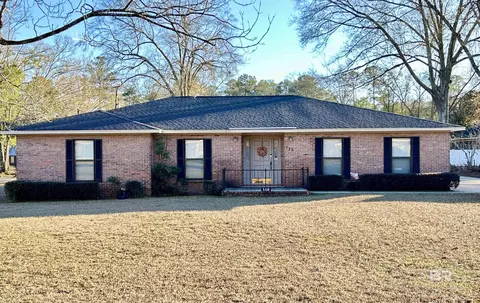 118 Woodmere Dr, Brewton, AL 36426