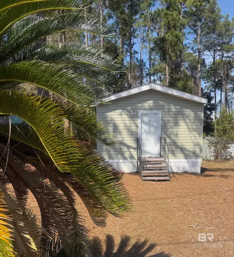 317 Buena Vista Dr, Lillian, AL 36549