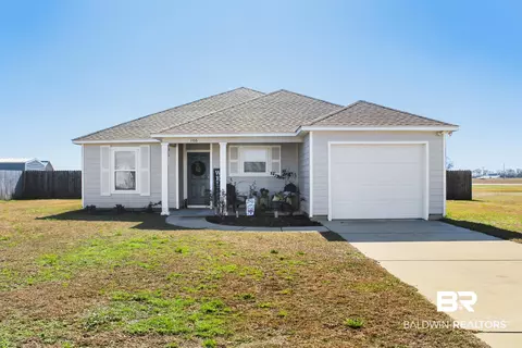 106 Plantation Cir, Summerdale, AL 36580