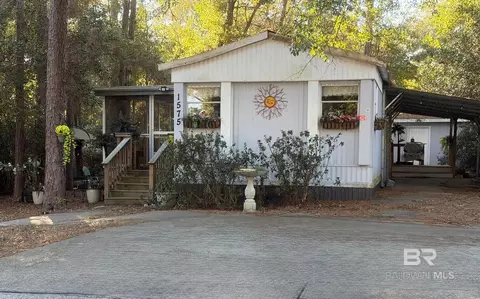 1575 Pensacola Dr, Lillian, AL 36549