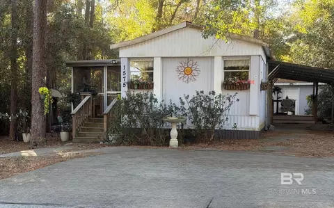 1575 Pensacola Dr, Lillian, AL 36549