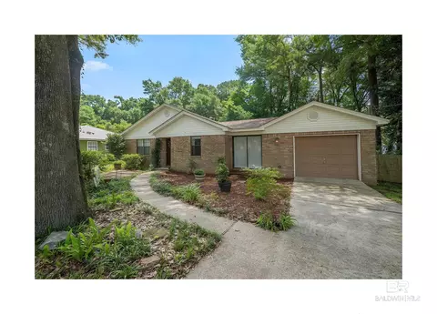 513 3rd St, Fairhope, AL 36532
