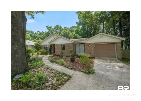 513 3rd St, Fairhope, AL 36532