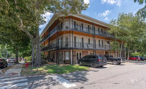 100 N Bancroft St #B-1, Fairhope, AL 36532