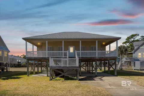 213 Sunrise Dr, Gulf Shores, AL 36542