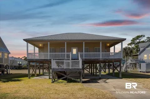 213 Sunrise Dr, Gulf Shores, AL 36542