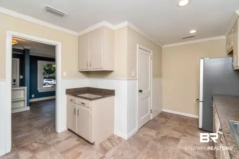 410 St John Pl, Mobile, AL 36609 photo 12