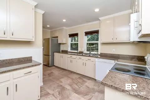 410 St John Pl, Mobile, AL 36609 photo 9