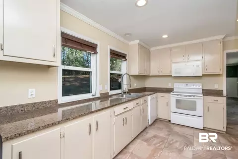 410 St John Pl, Mobile, AL 36609 photo 11