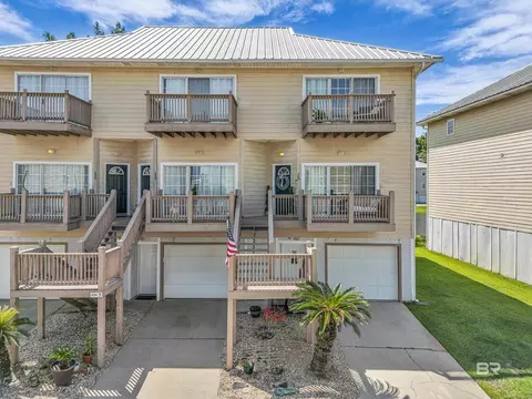 4 Yacht Club Dr #15, Daphne, AL 36526