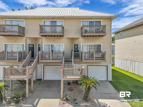 4 Yacht Club Dr #15, Daphne, AL 36526