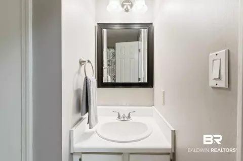Bath - 5366 E Scanlan Way, Satsuma, AL 36572 photo 4 of 5