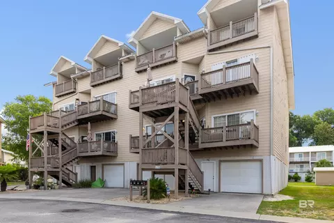 4 Yacht Club Dr #200, Daphne, AL 36526