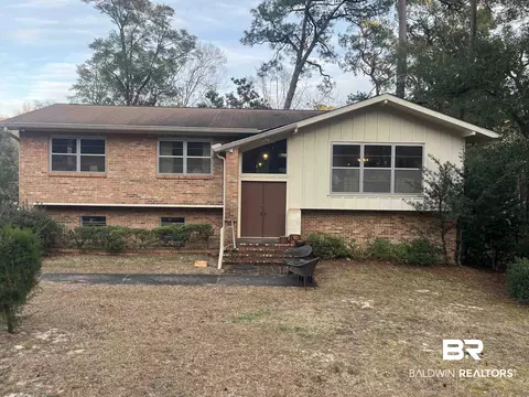 912 Sea Cliff Dr, Fairhope, AL 36532