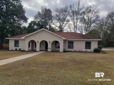 100 Terry Dr, Brewton, AL 36426