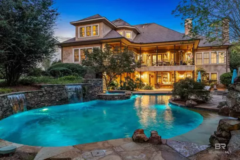 131 Augusta Ct, Fairhope, AL 36532