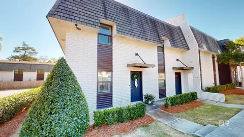 3655 Old Shell Rd #211, Mobile, AL 36608