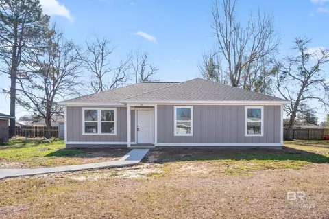 76 Fincher Ln, Loxley, AL 36551