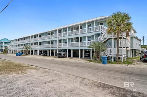 105 E 4th St #12, Gulf Shores, AL 36542
